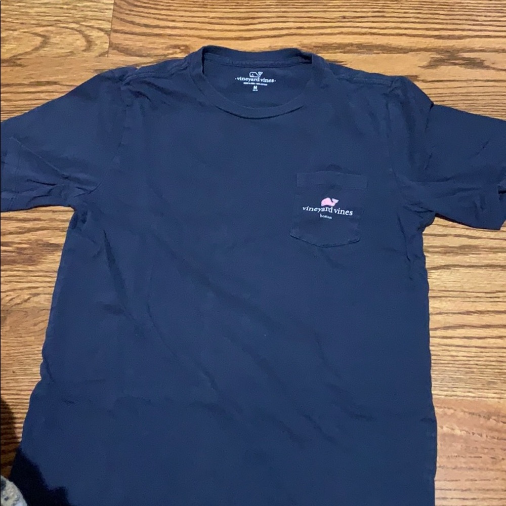 Vineyard vines t-shirt